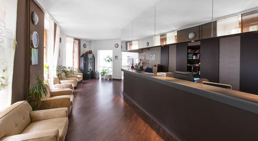 Esprit Hotel 3*